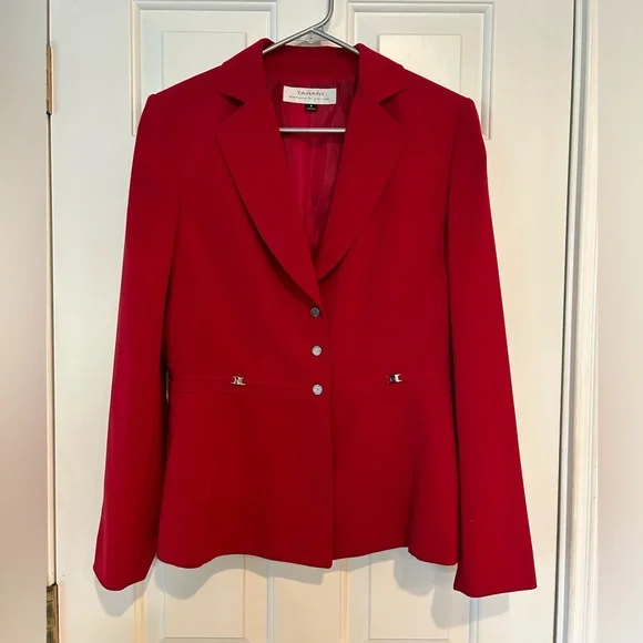 Tahari beautiful deep red women’s blazer jacket. flattering cut-style - size 8 - Picture 1 of 14